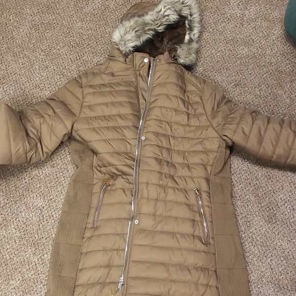 Winter coat - Picture 1 of 6